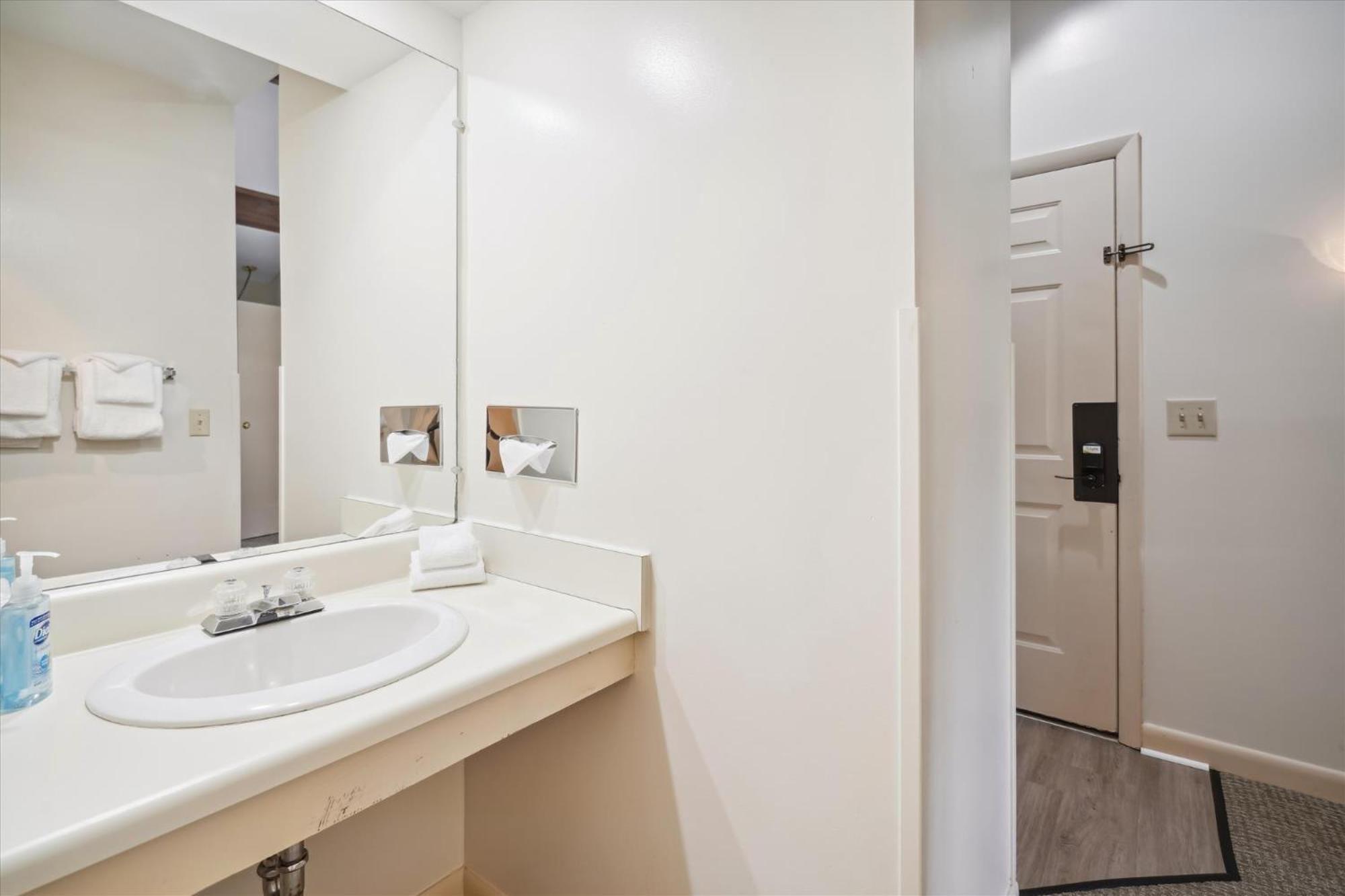 Cedarbrook Deluxe Two Bedroom Suite With Outdoor Heated Pool 21202 キリングトン エクステリア 写真