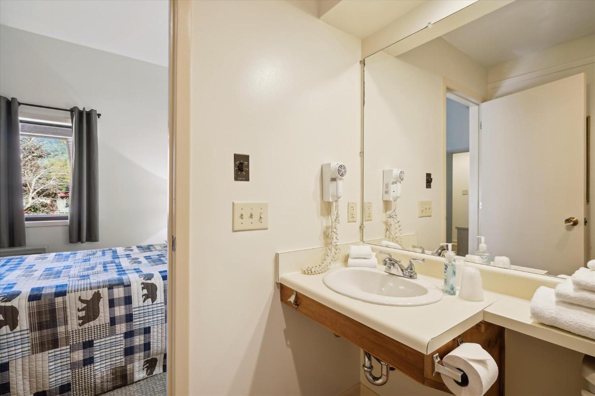 Cedarbrook Deluxe Two Bedroom Suite With Outdoor Heated Pool 21202 キリングトン エクステリア 写真